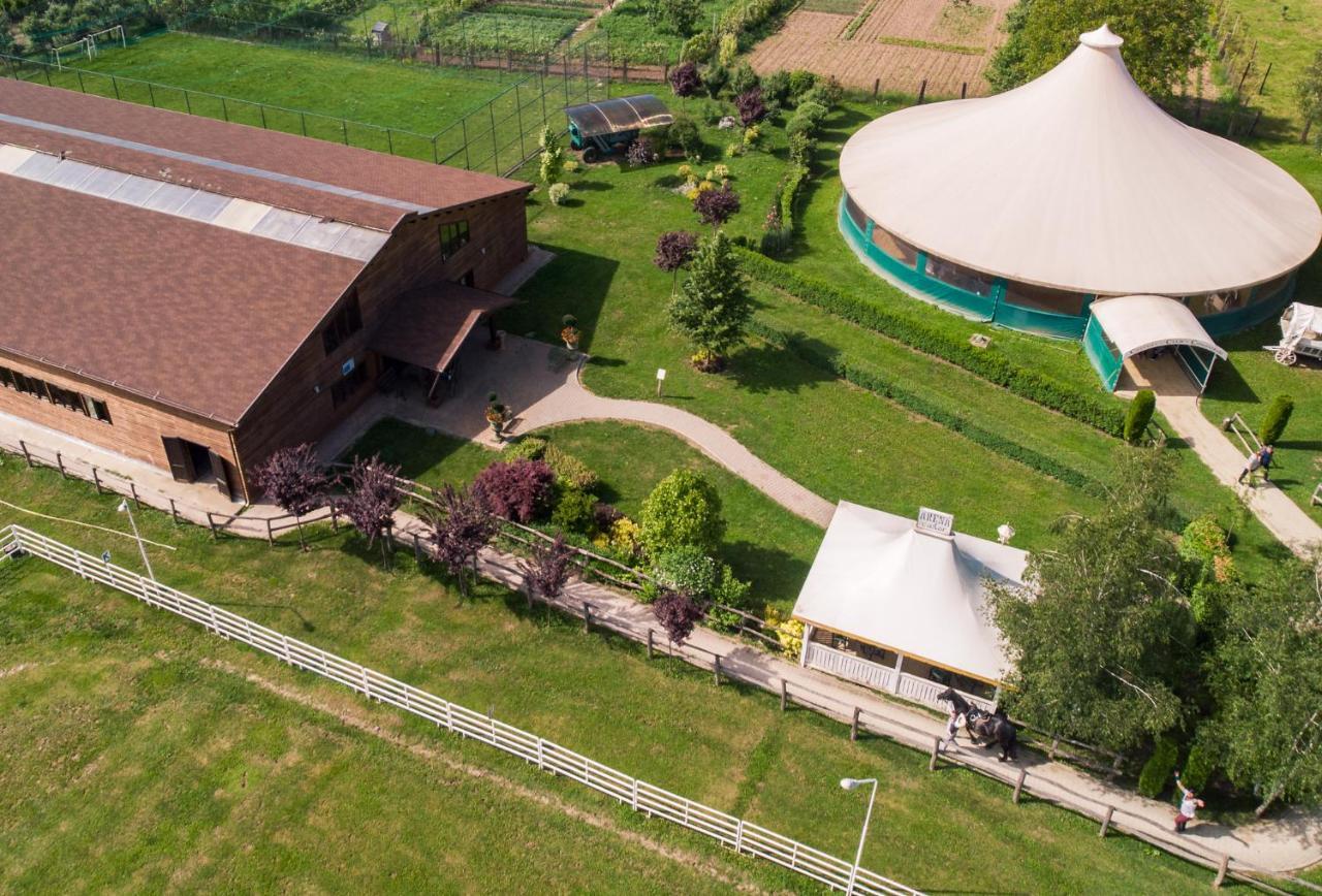 Domeniul Dracula Danes Hotel Exterior foto